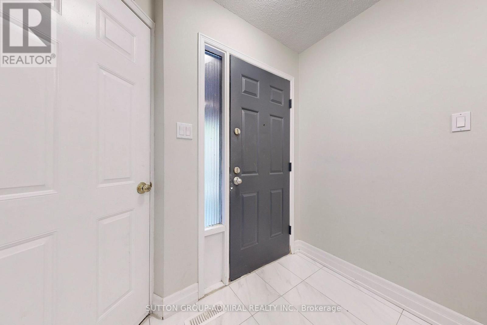 127 NORTH MEADOW CRESCENT