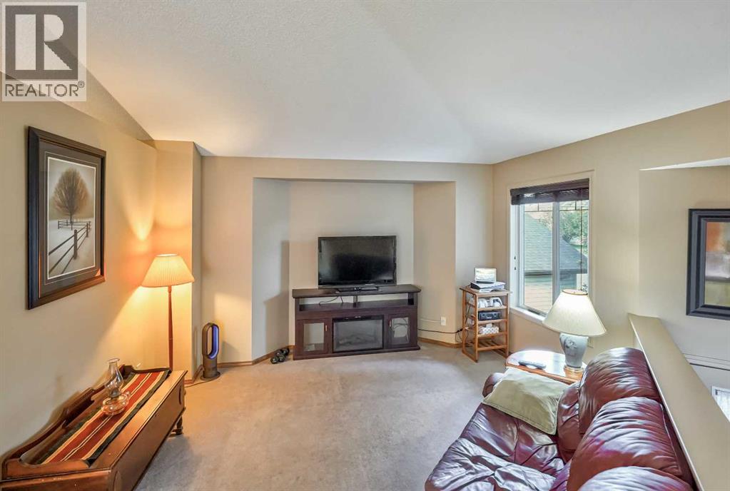 236 Covepark Close NE