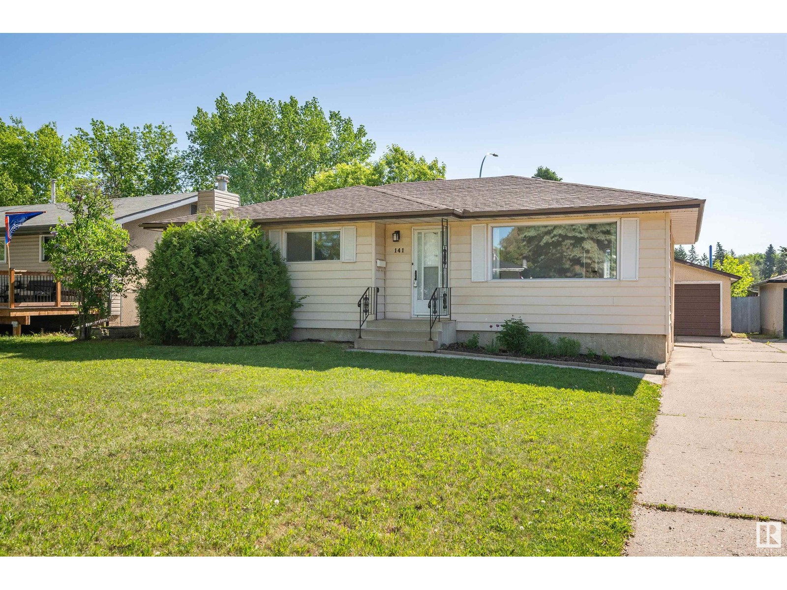 141 Marion DR