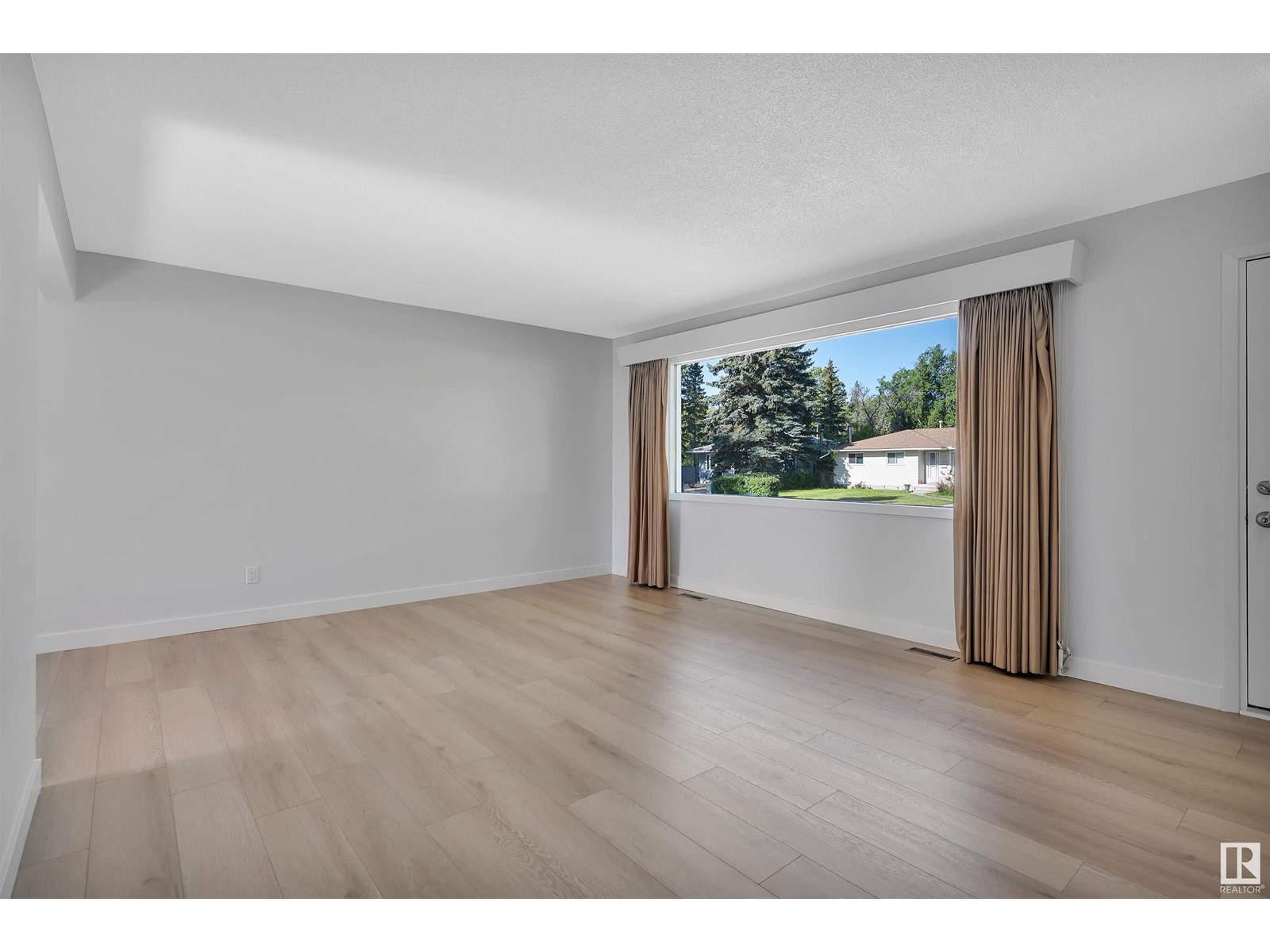 141 Marion DR