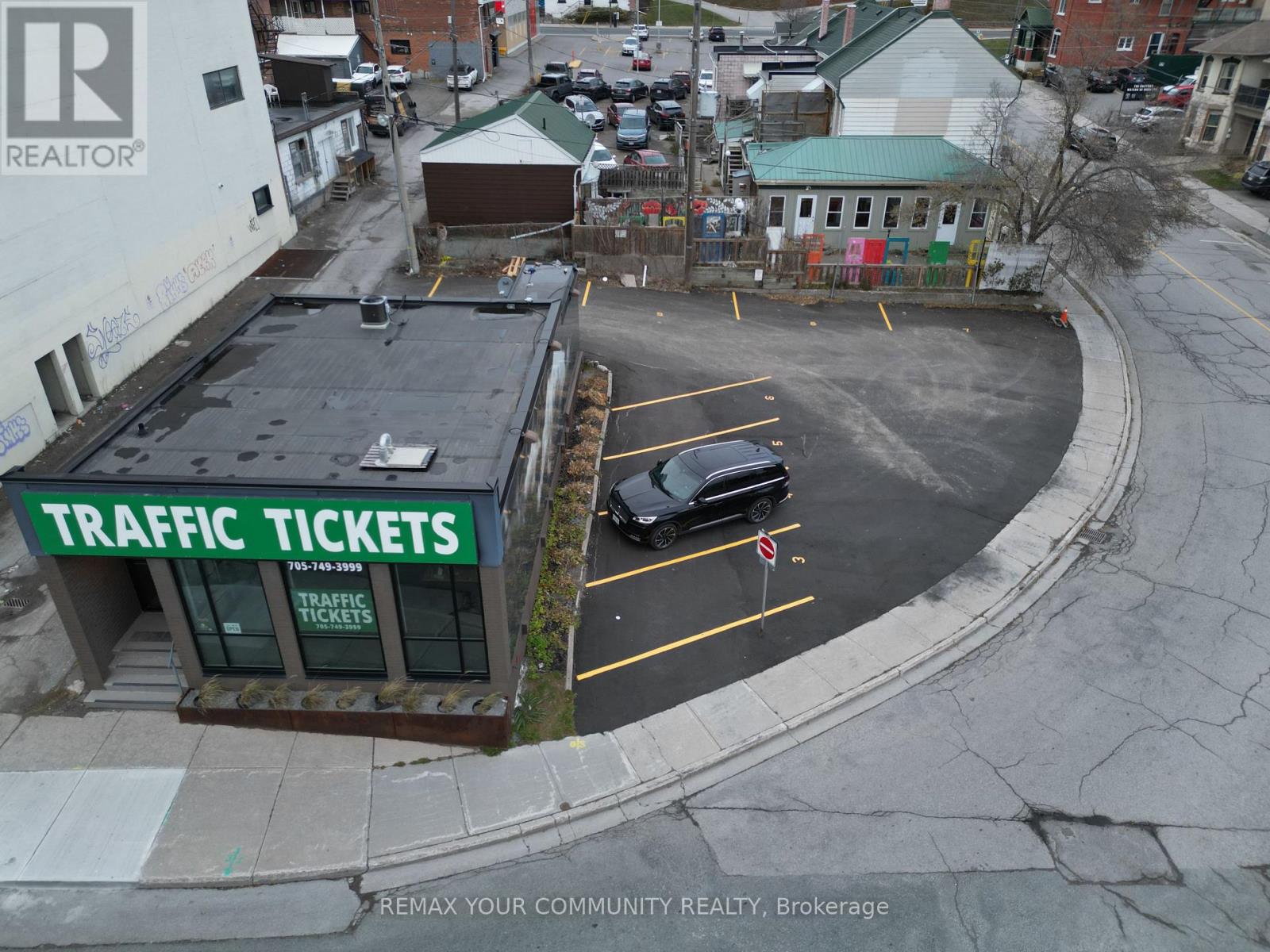 LOWER - 114 SIMCOE STREET