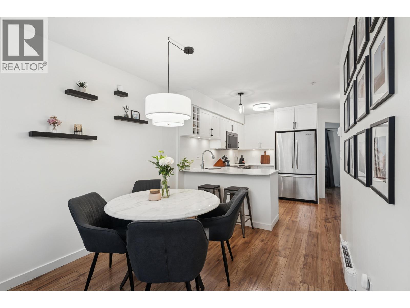 C3 332 LONSDALE AVENUE