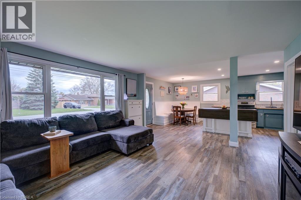 40 HICKERY Place