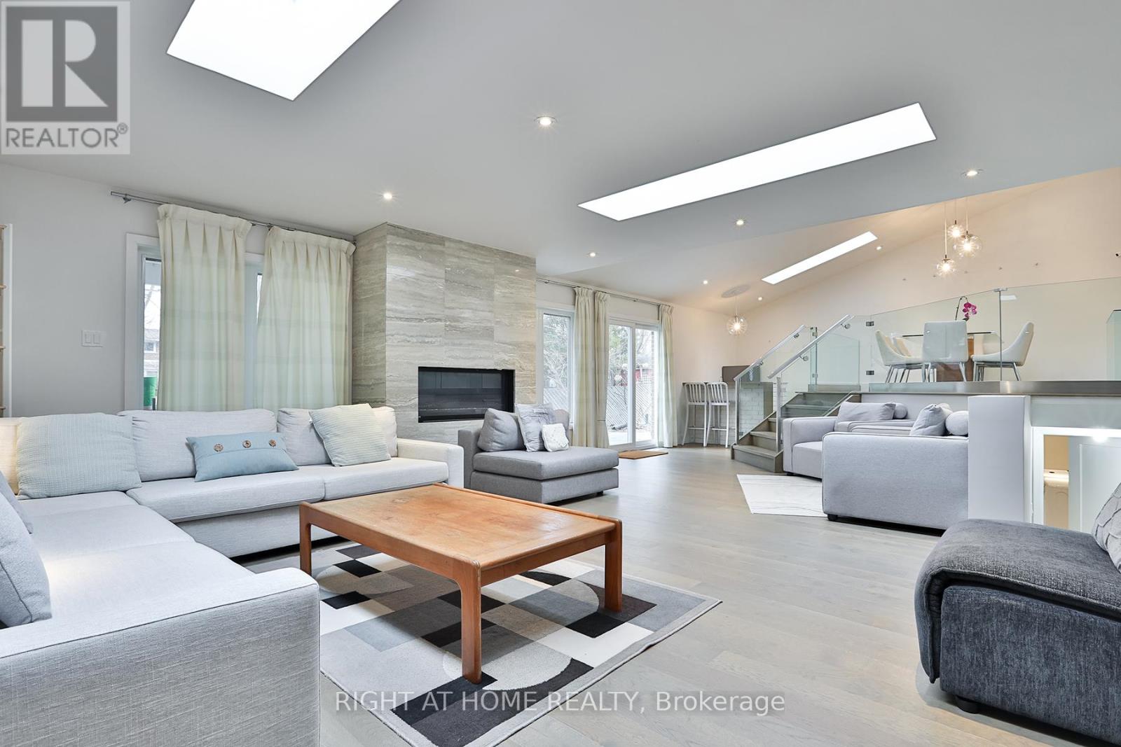 34 SCARCLIFF GARDENS
