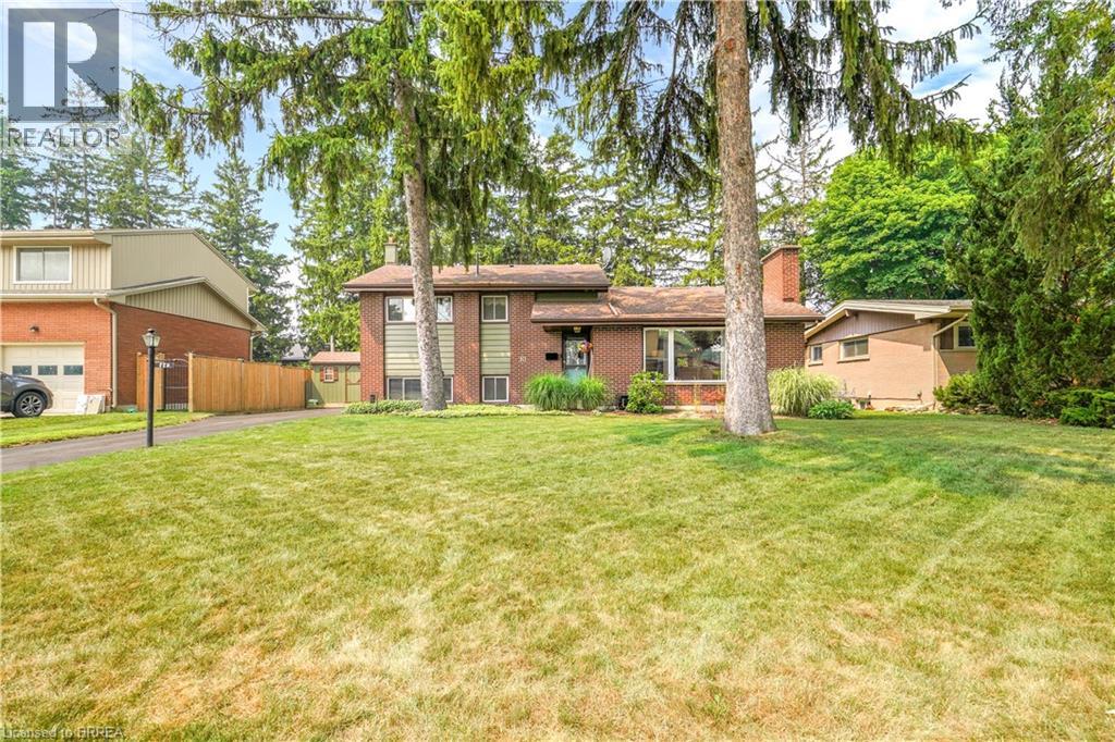 10 BRIER Crescent