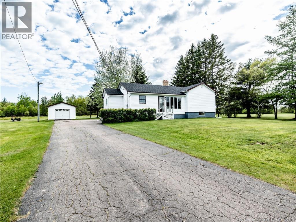 Photo 1 of 33 — 360 Chemin Cap Saint-Louis Road, Saint-Louis-De-Kent, NB E4X1P9