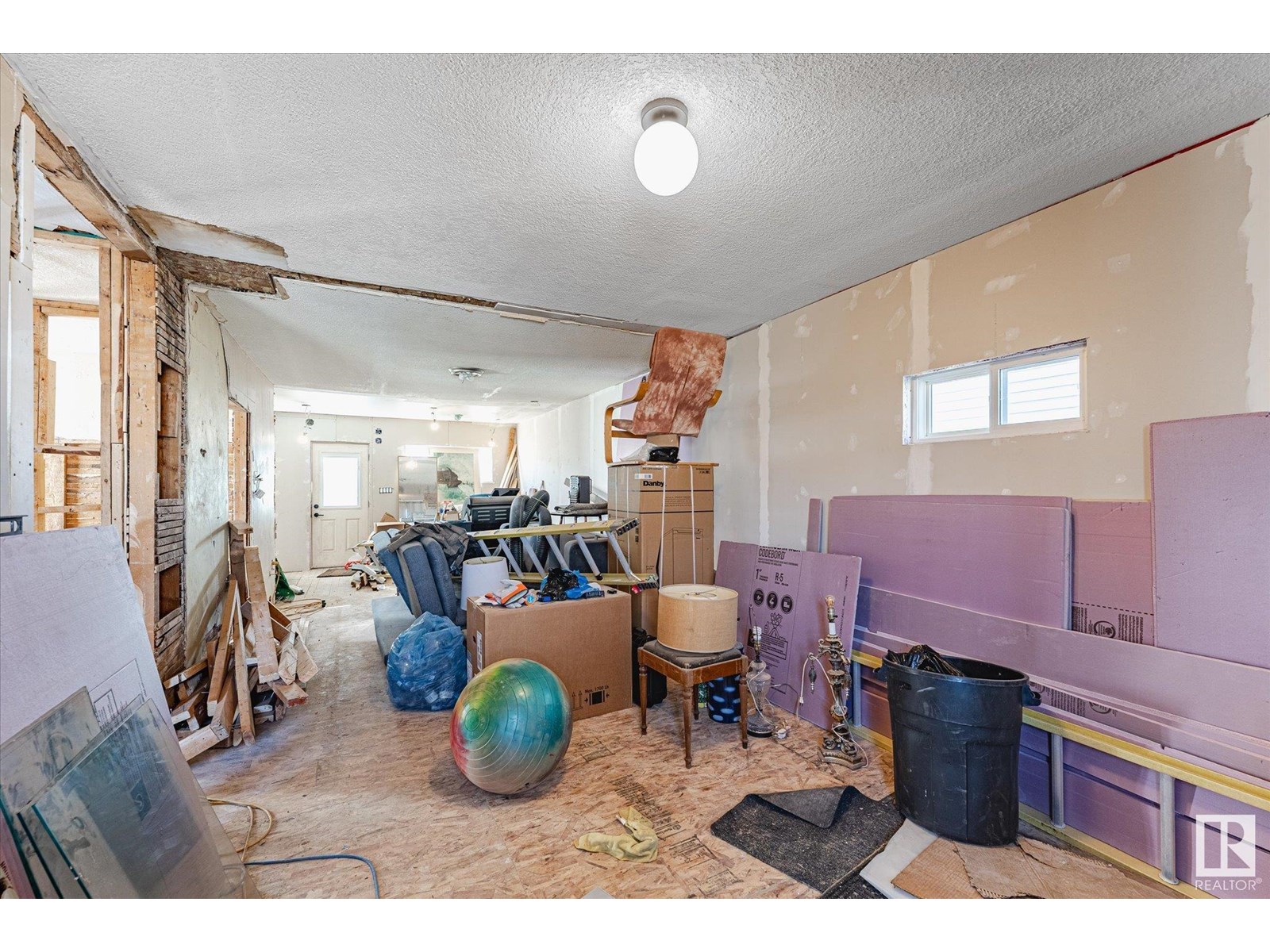 12717 116 ST NW
