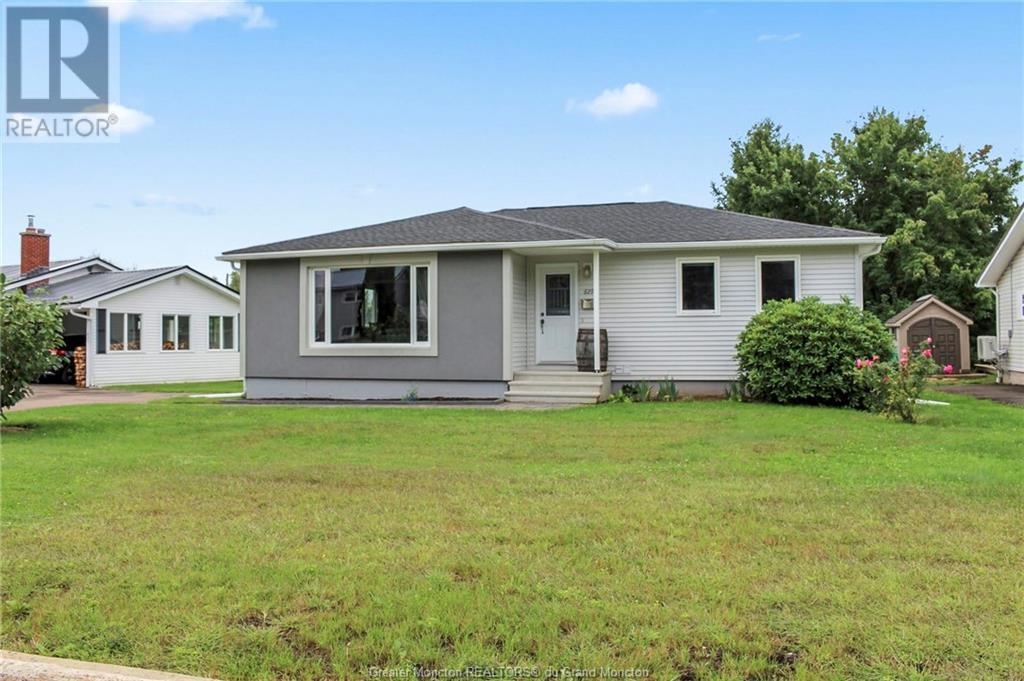 Photo 1 of 30 — 629 Guy Avenue, Dieppe, NB E1A4Y6