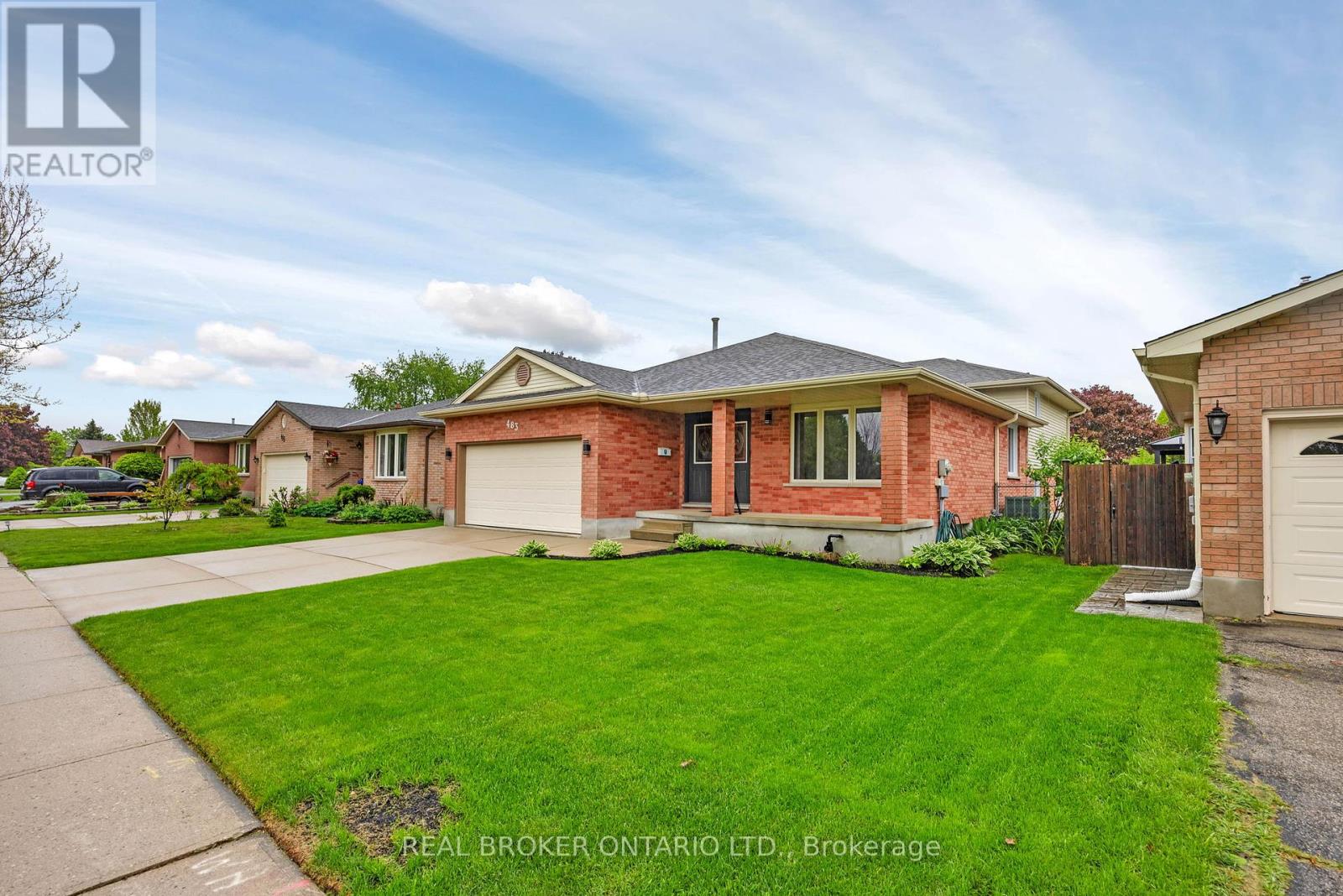 483 NORTHLAKE DRIVE