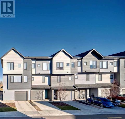 207 Evanscrest Square NW Calgary AB T3P1S2