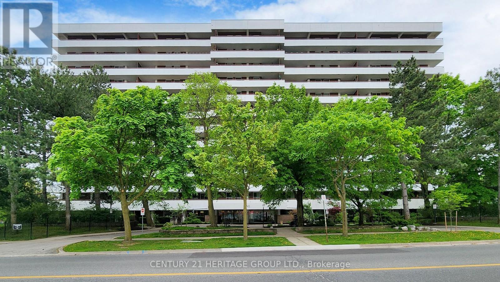 403 - 1 ROYAL ORCHARD BOULEVARD