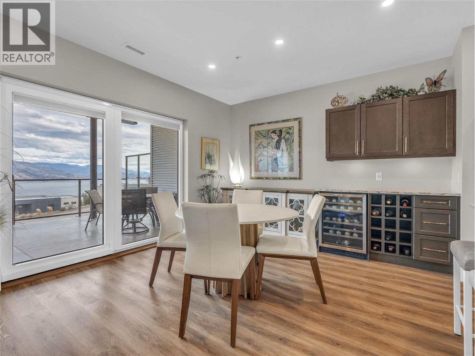 300 VISTA Park Unit# 322