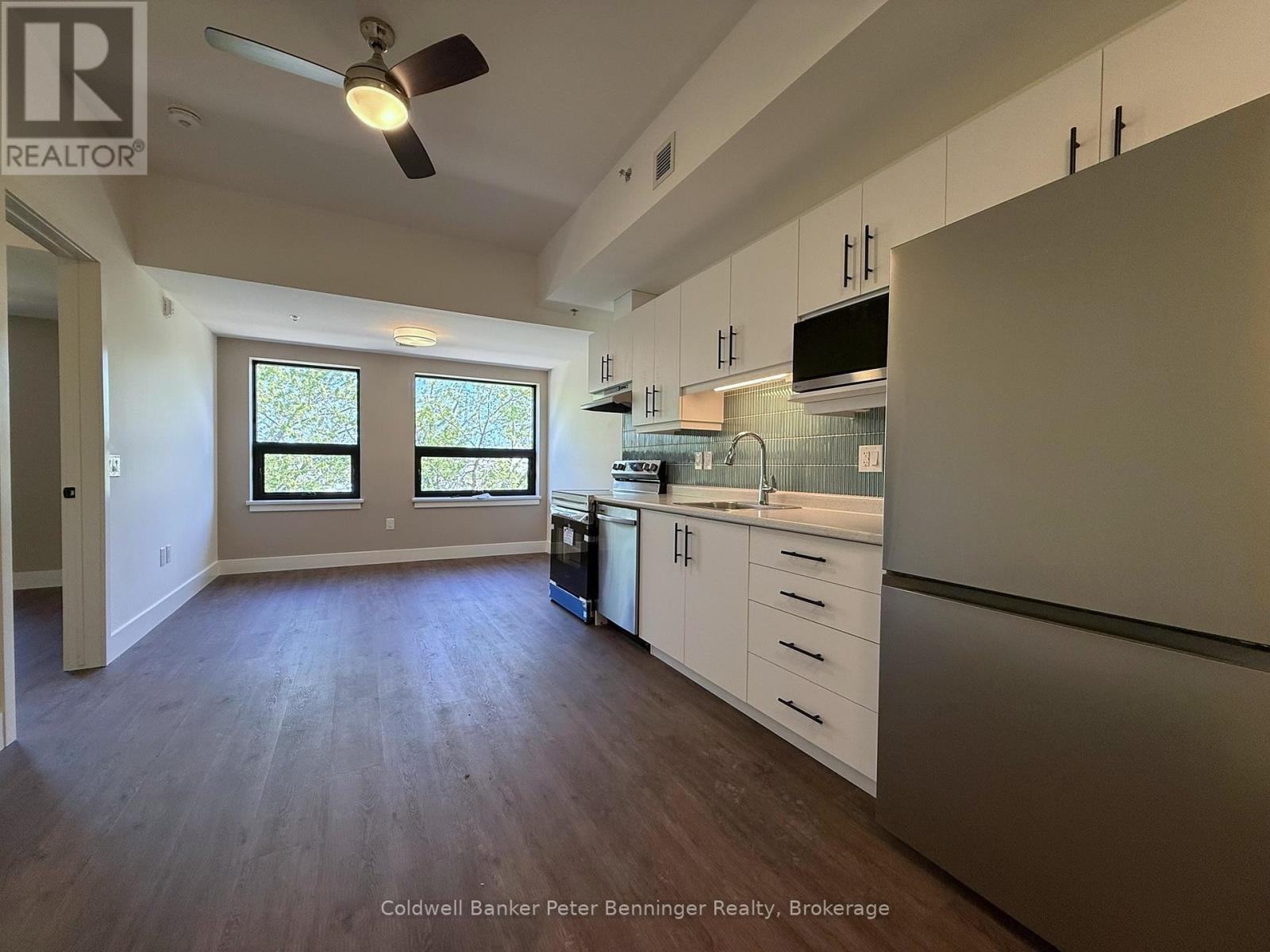 302 - 604 QUEEN STREET S