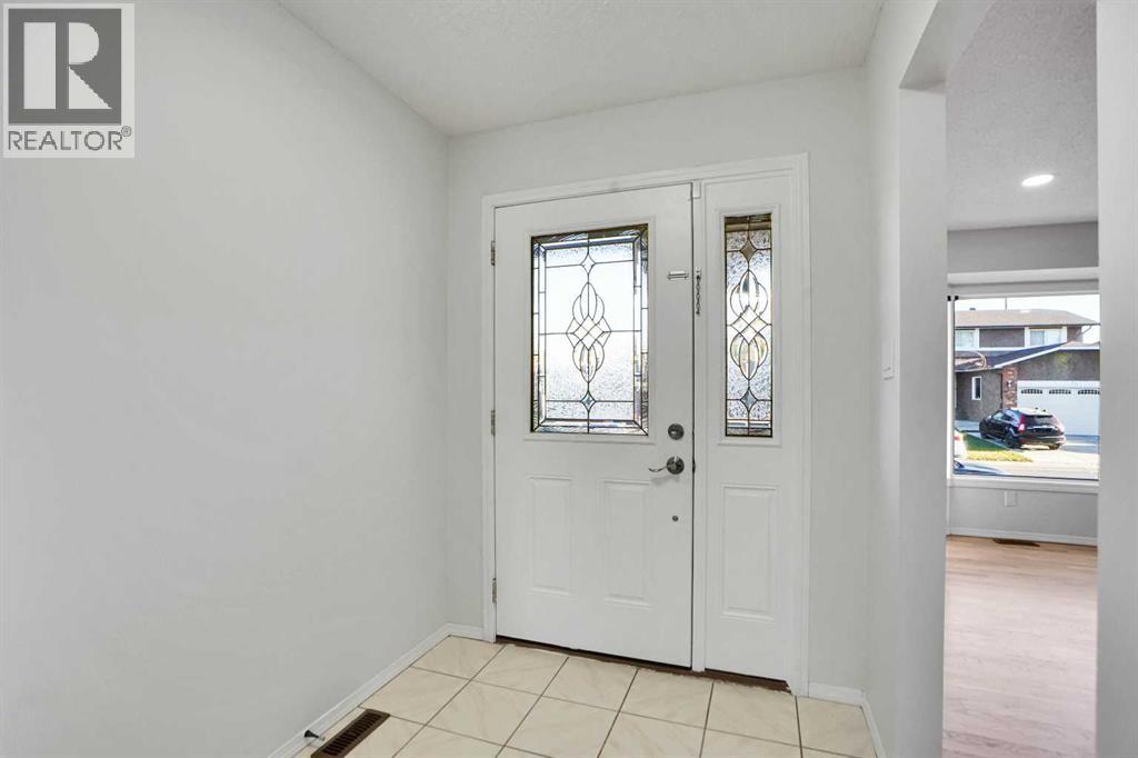 20 Templemont Way NE