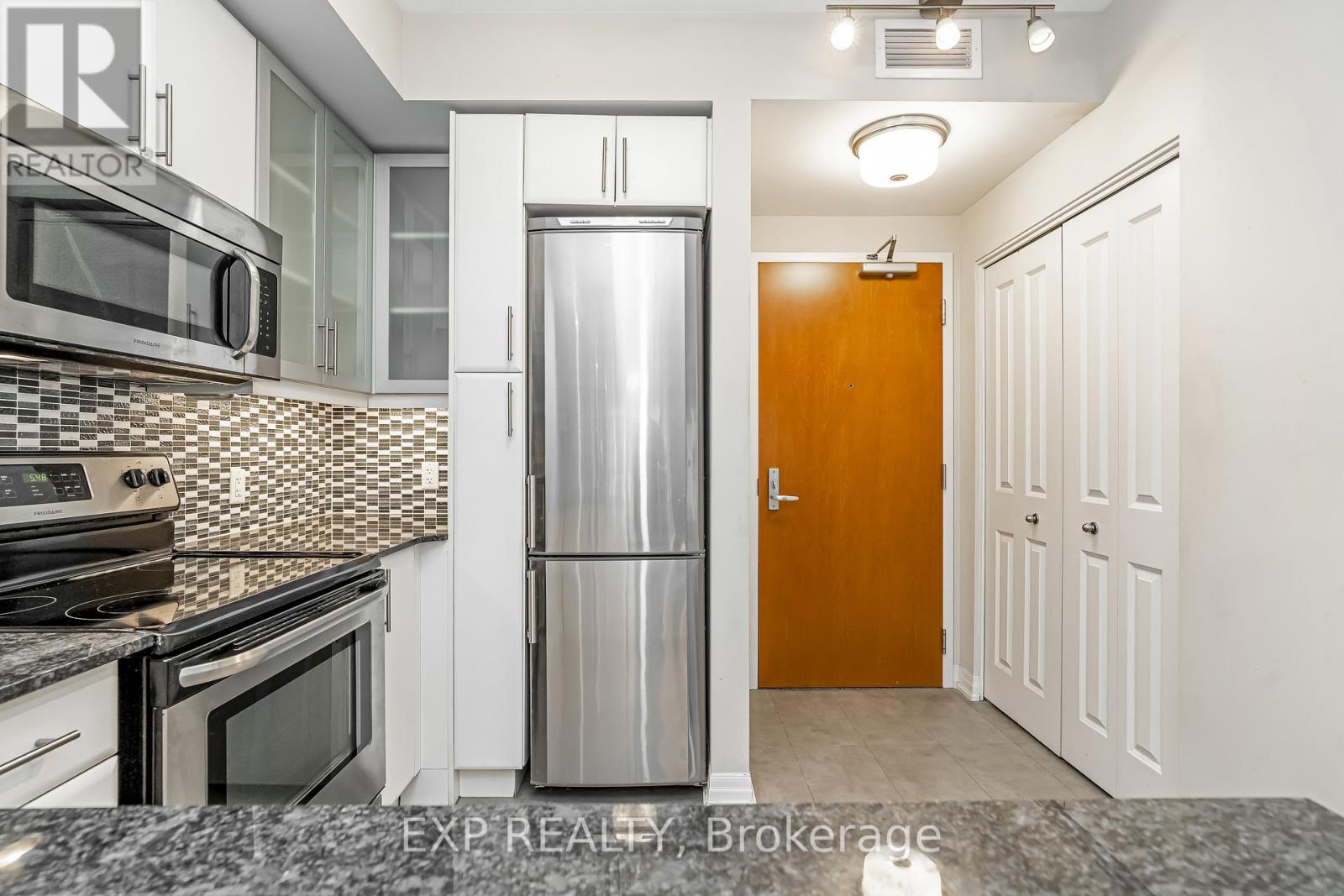 2606 - 242 RIDEAU STREET