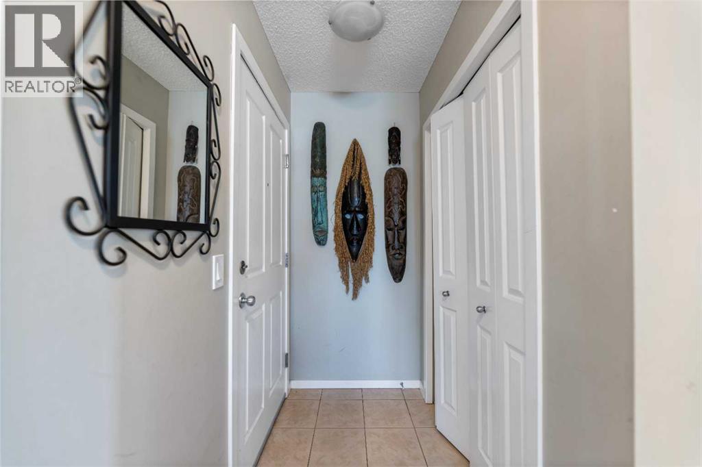 1213, 4 Kingsland Close SE