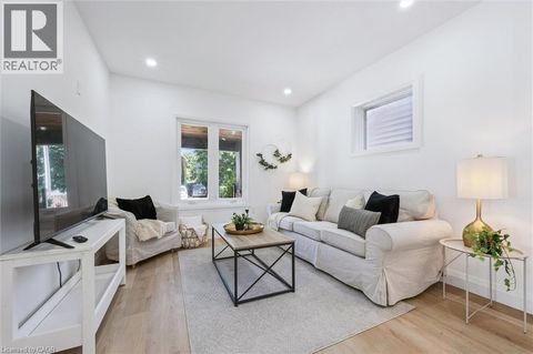 66 TRINITY Street Stratford ON N5A4P4