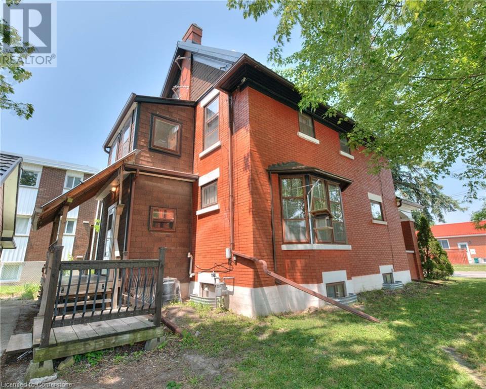 235 HOFFMAN Street