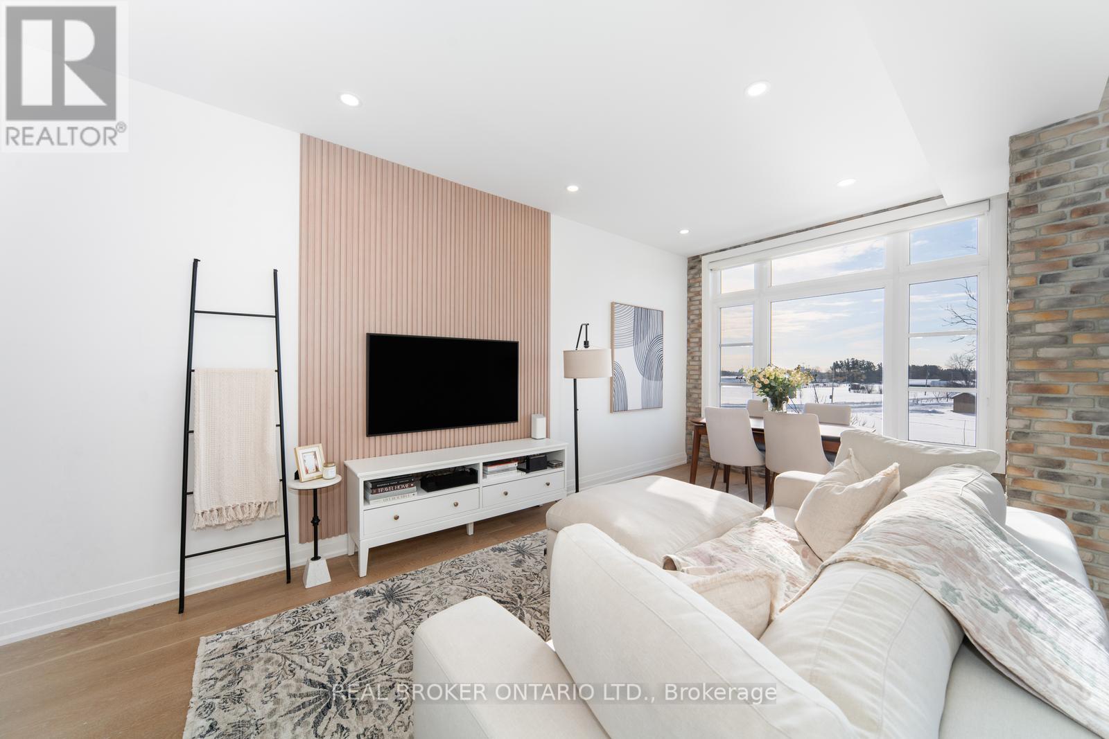 48 - 8167 KIPLING AVENUE