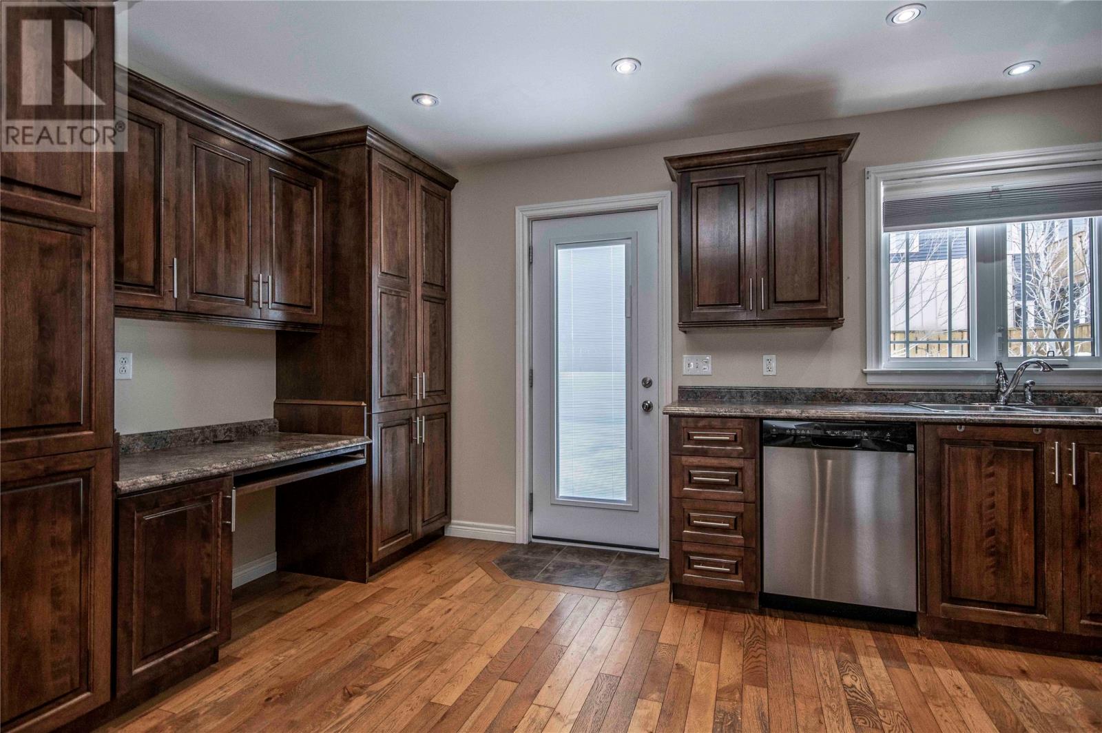 123 Blue Puttee Drive