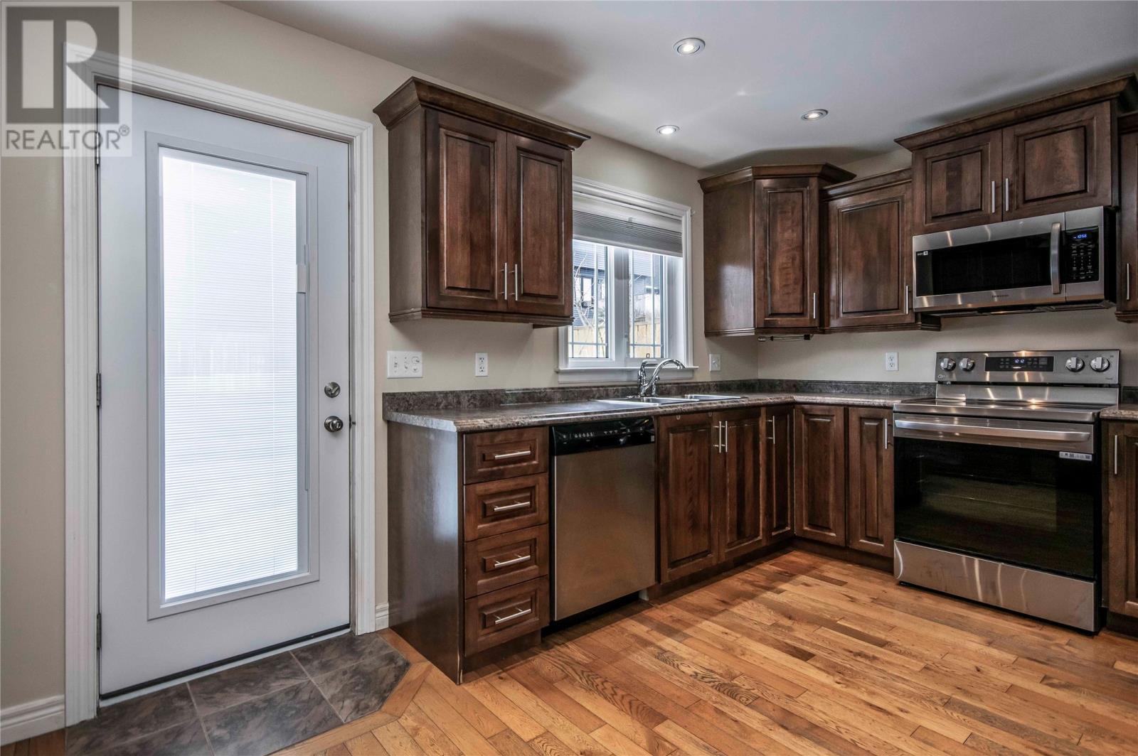 123 Blue Puttee Drive