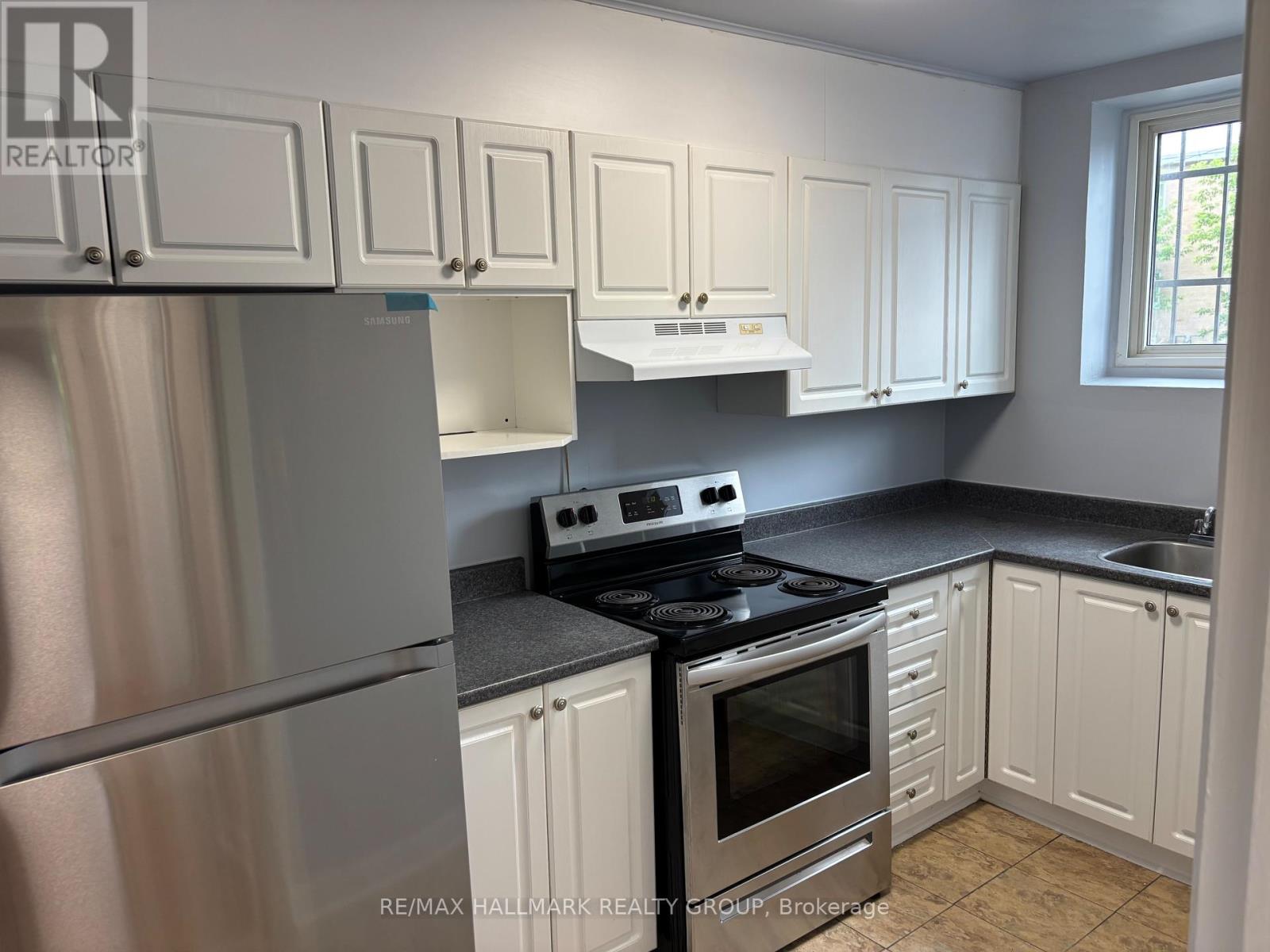 2 - 1064 MERIVALE ROAD
