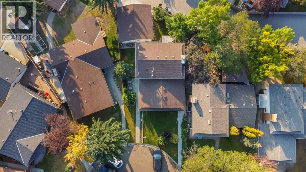 12 Templehill Bay NE