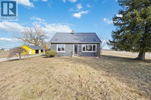 2534 Oil Springs LINE St Clair ON N0N1B0