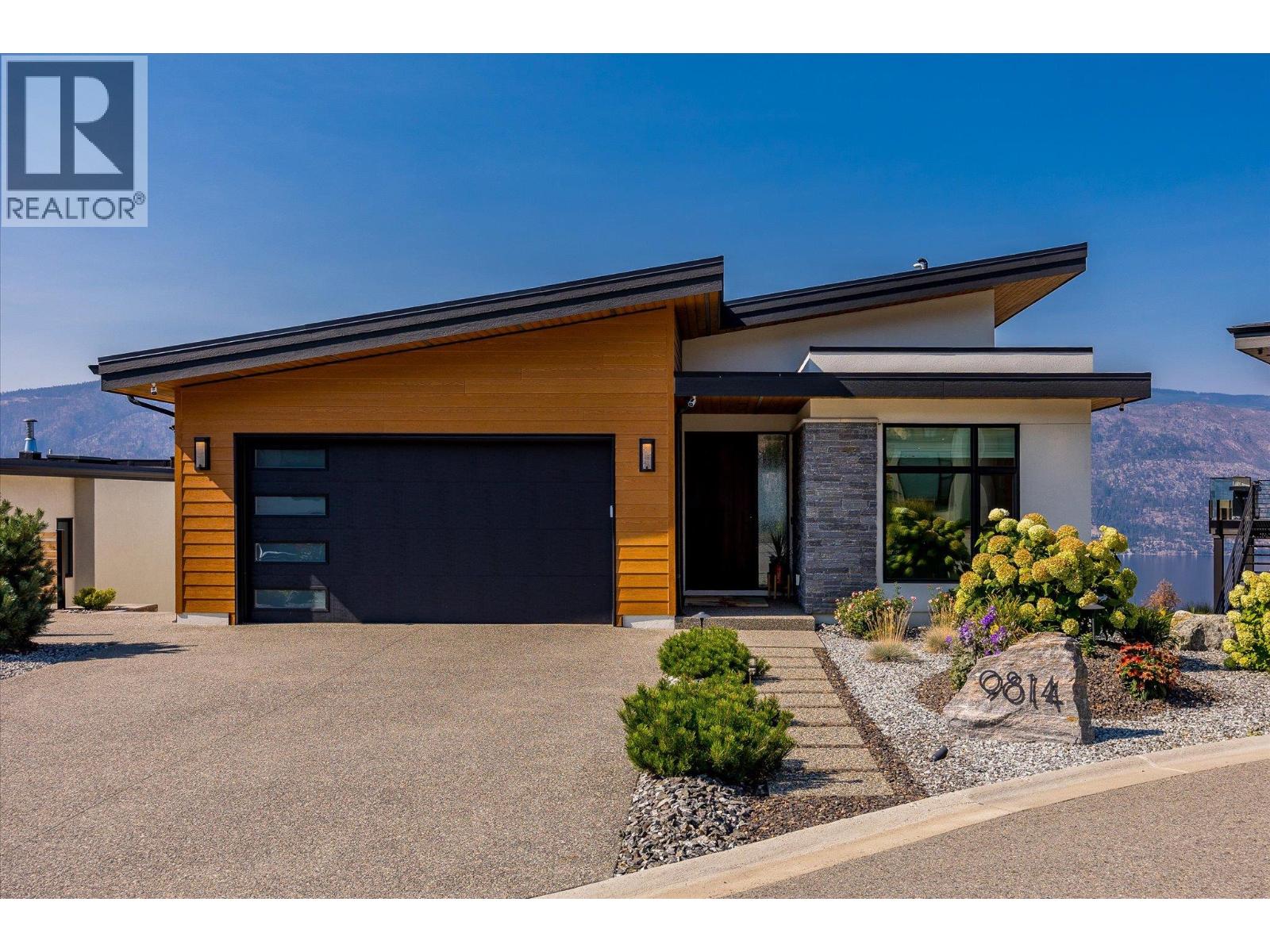 9814 Beacon Hill Crescent