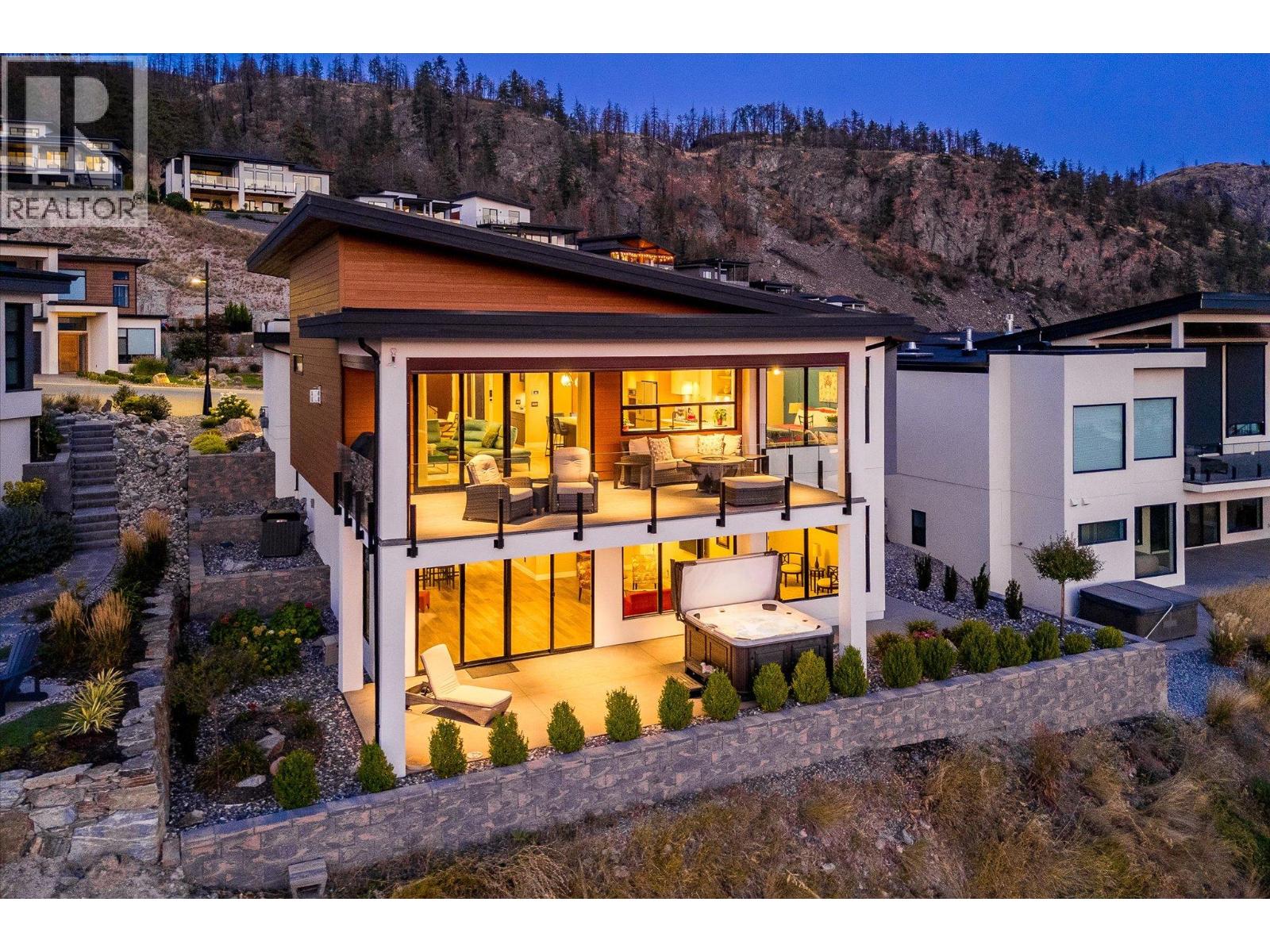 9814 Beacon Hill Crescent