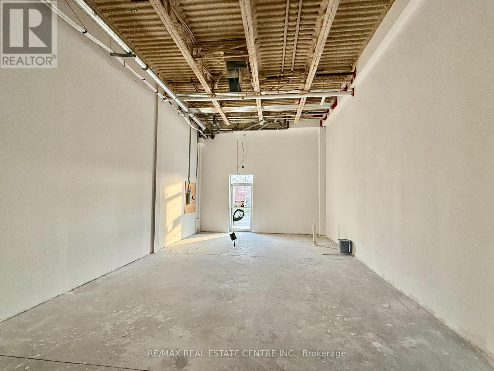3 - 1241 STRASBURG ROAD W
