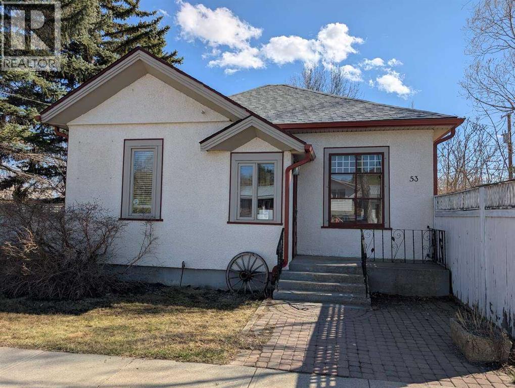 53 Elma Street W