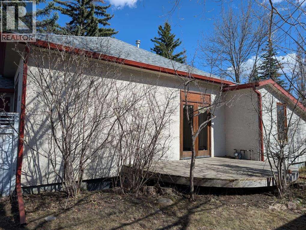 53 Elma Street W