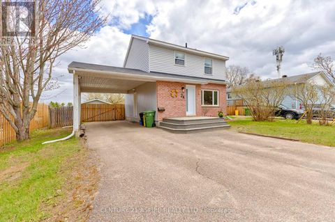2A SELKIRK STREET Petawawa ON K8H3C1
