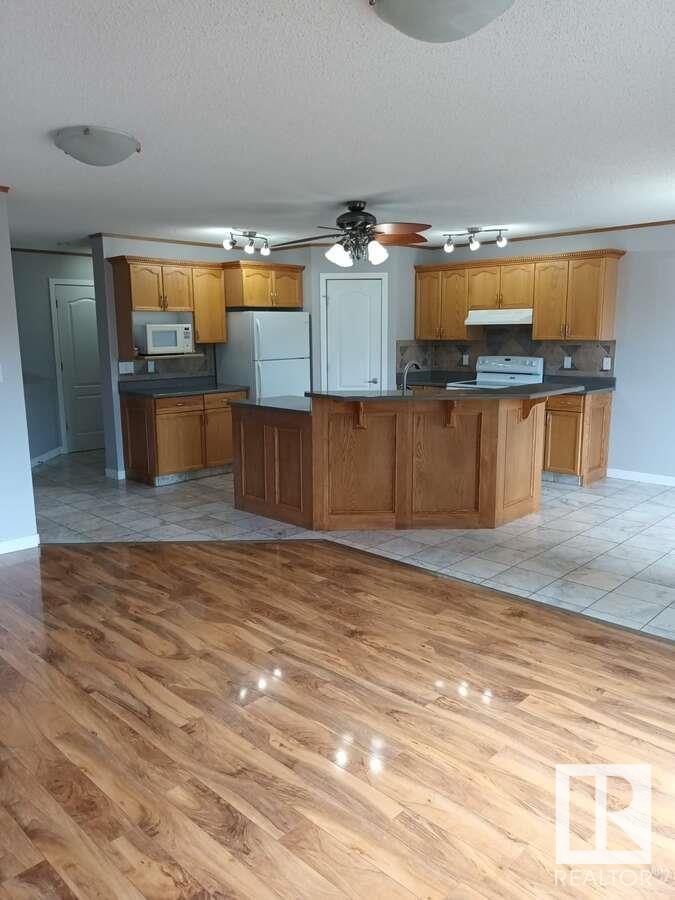 806 HIGHWOOD BV