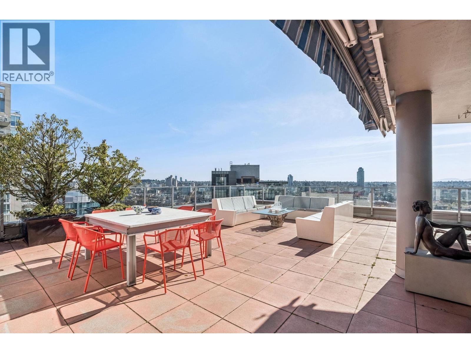 3701 1438 RICHARDS STREET