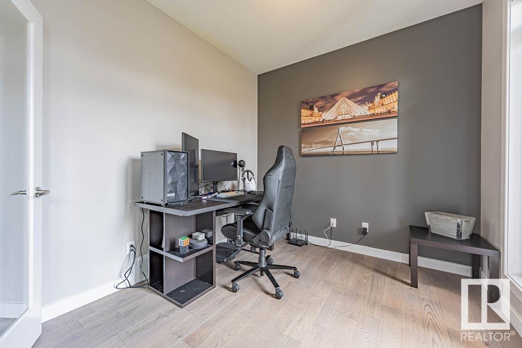 11564 15 AV NW