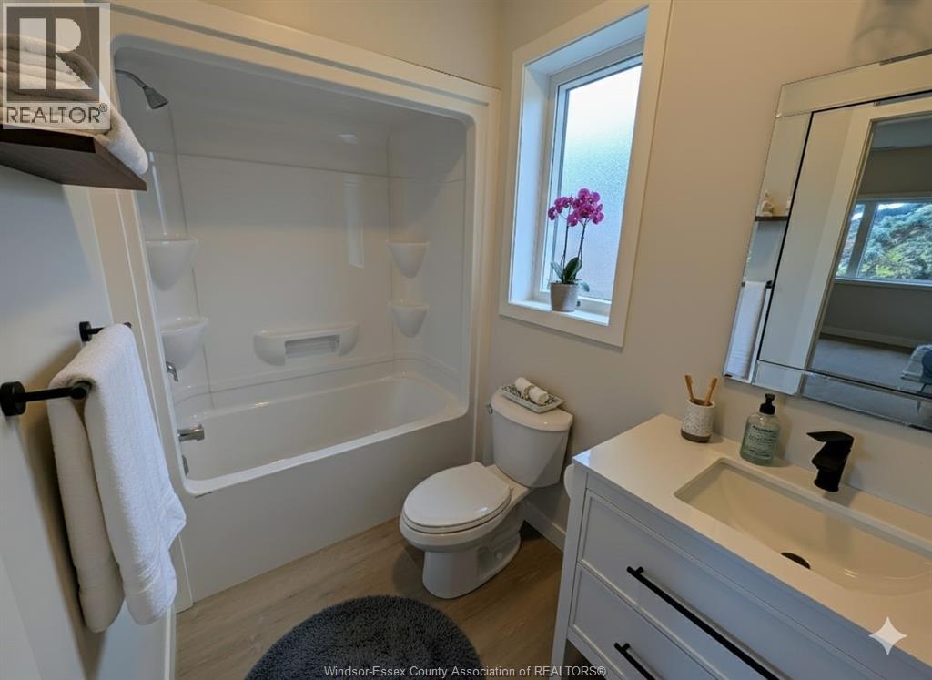 926-928 Giles BOULEVARD Unit# 5