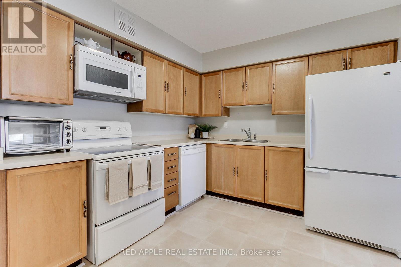 910 - 250 DAVIS DRIVE