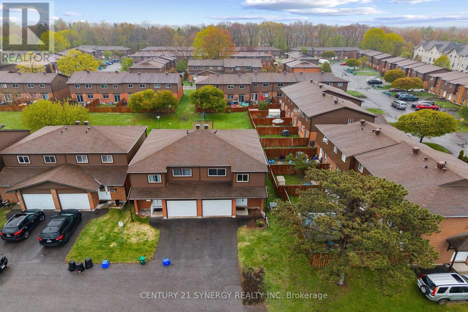 22 - 1536 QUEENSDALE AVENUE