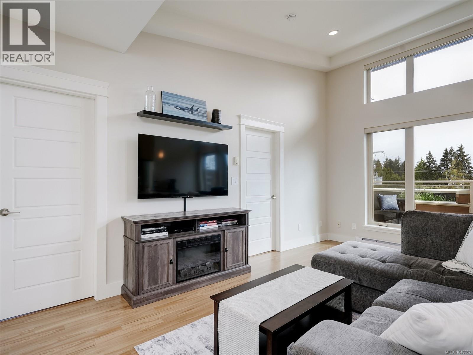 401 7161 West Saanich Rd