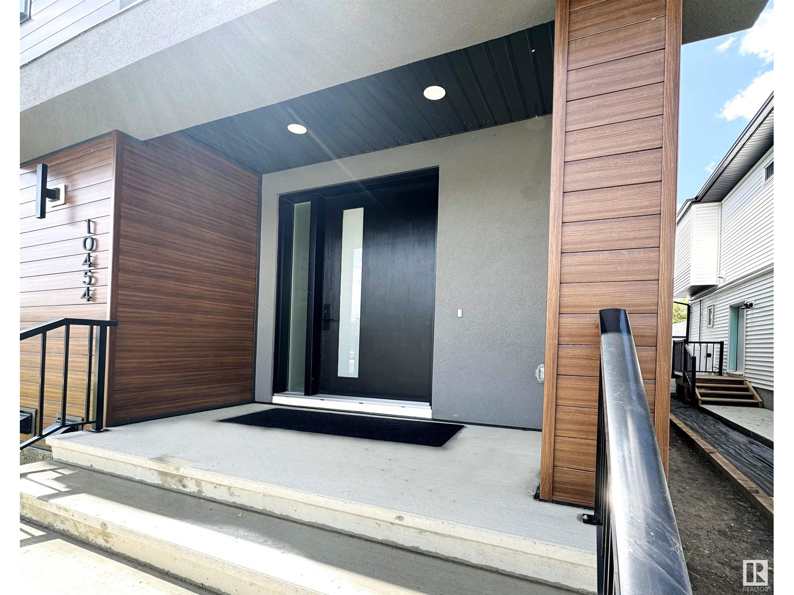 10454 142 ST NW
