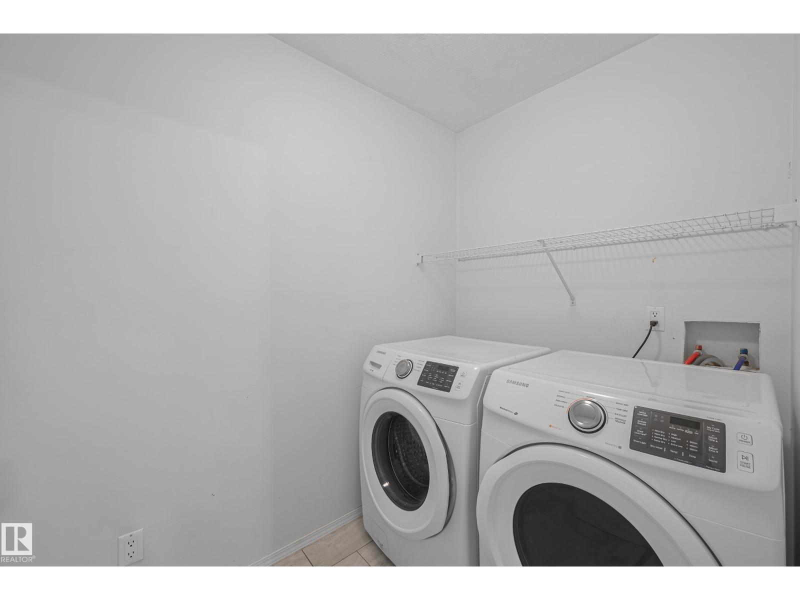 638 LEGER WY NW