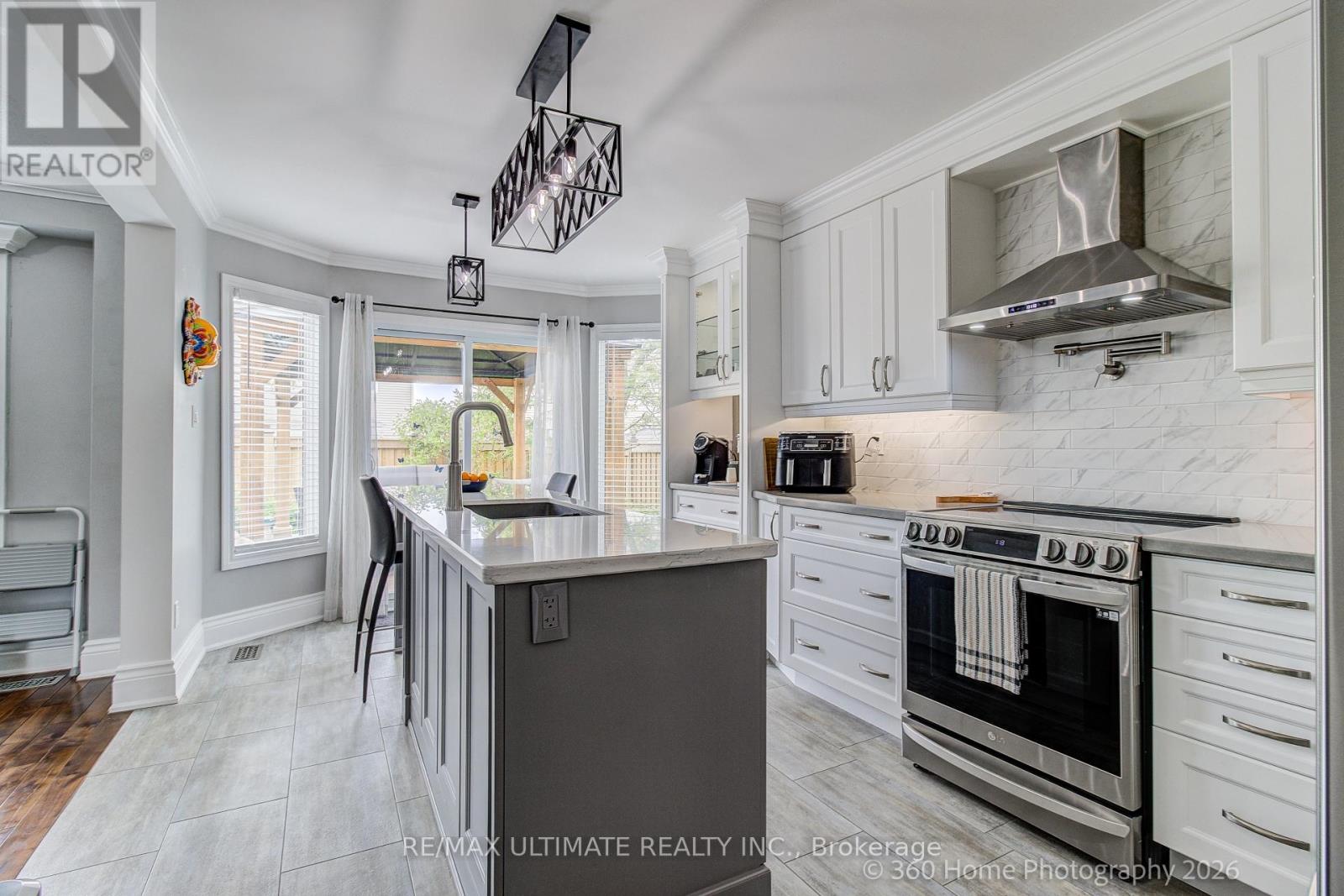23 WINDHAM CRESCENT