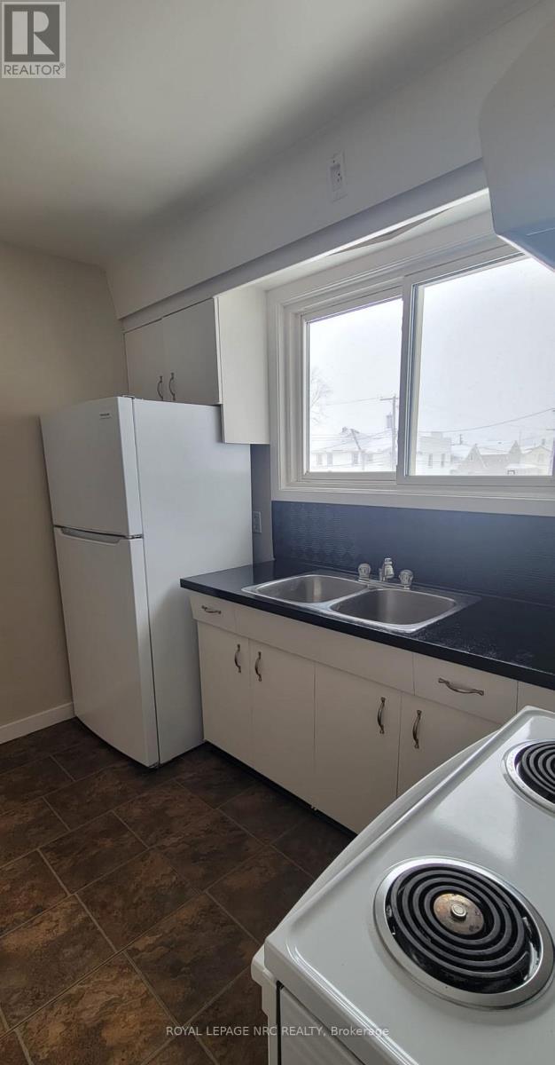 UNIT 1 - 402 FARES STREET