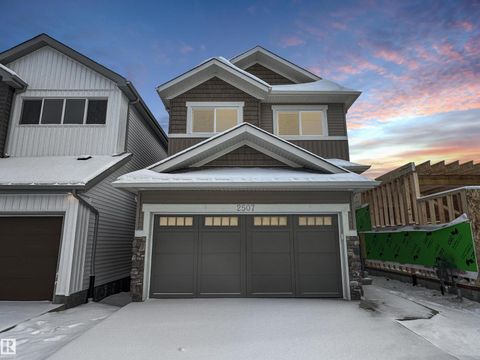 2507 211 ST NW Edmonton AB T6M3H1