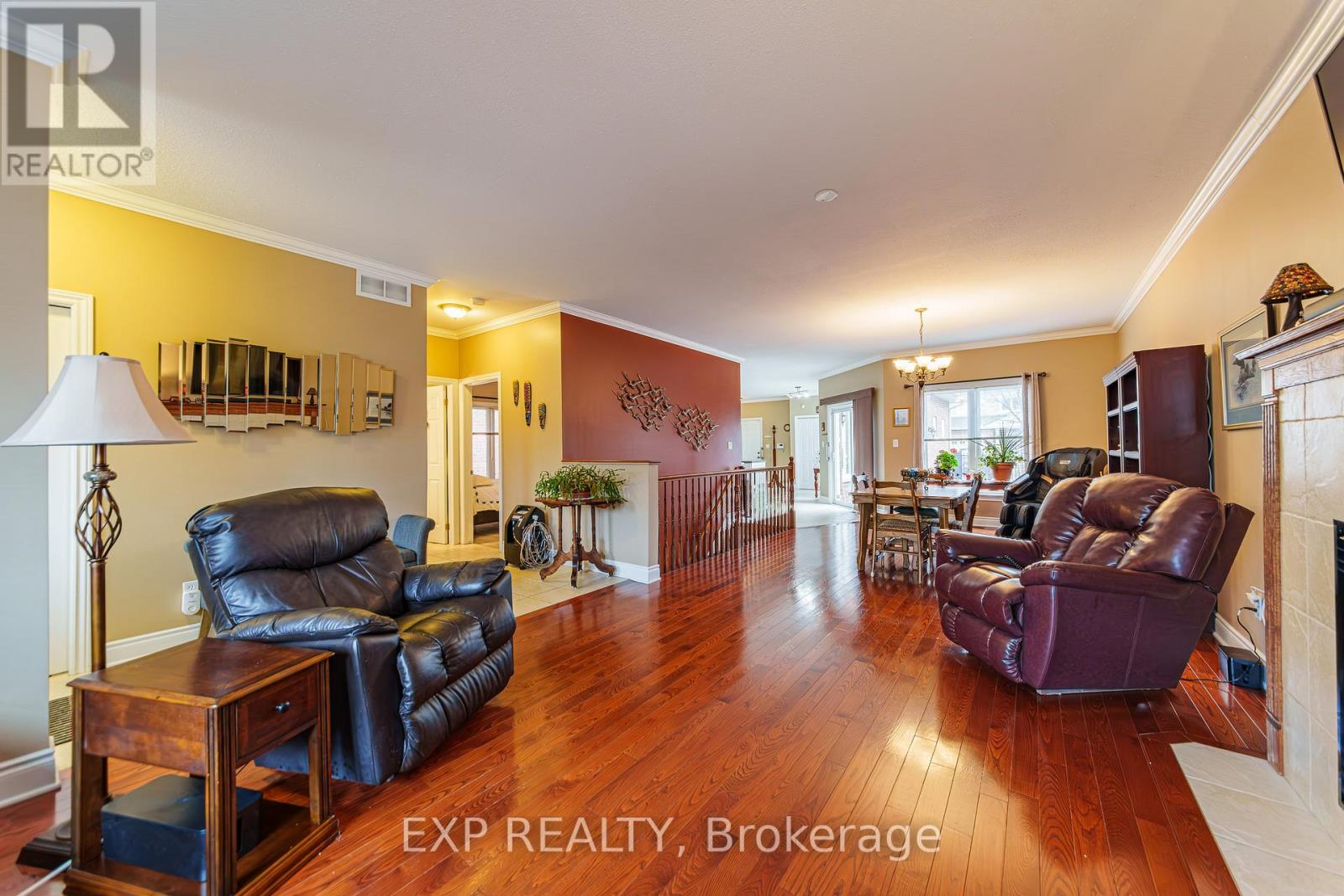 1496 QUEENSDALE AVENUE