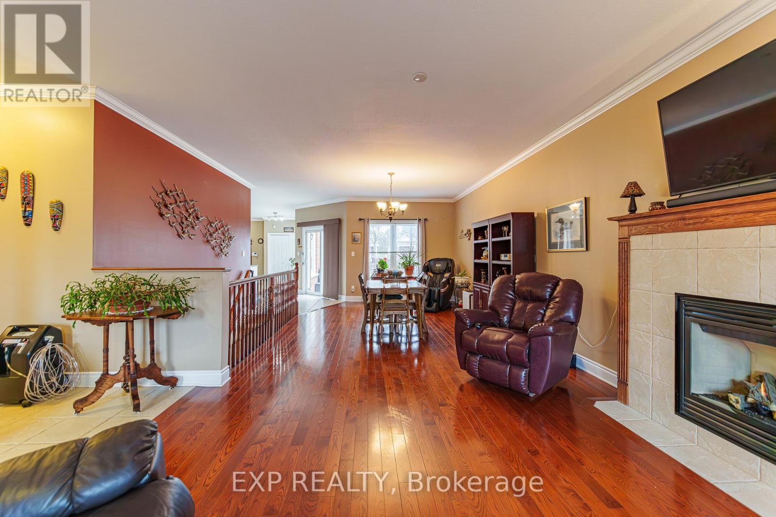 1496 QUEENSDALE AVENUE