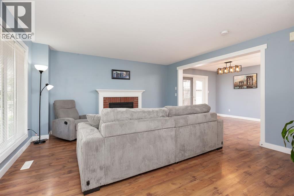 86 Riverstone Boulevard W