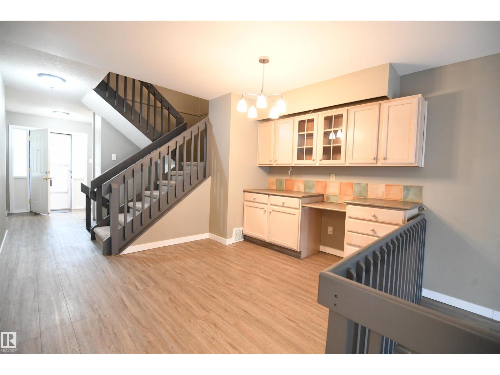 6706 36A AV NW